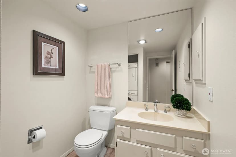 Property photo for 401 100th Avenue Ne #213, Bellevue photo 20