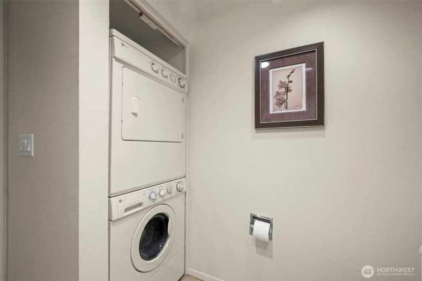 Property photo for 401 100th Avenue Ne #213, Bellevue photo 21