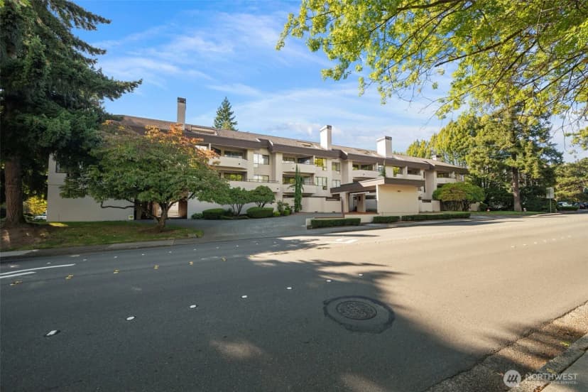 Property photo for 401 100th Avenue Ne #213, Bellevue photo 32
