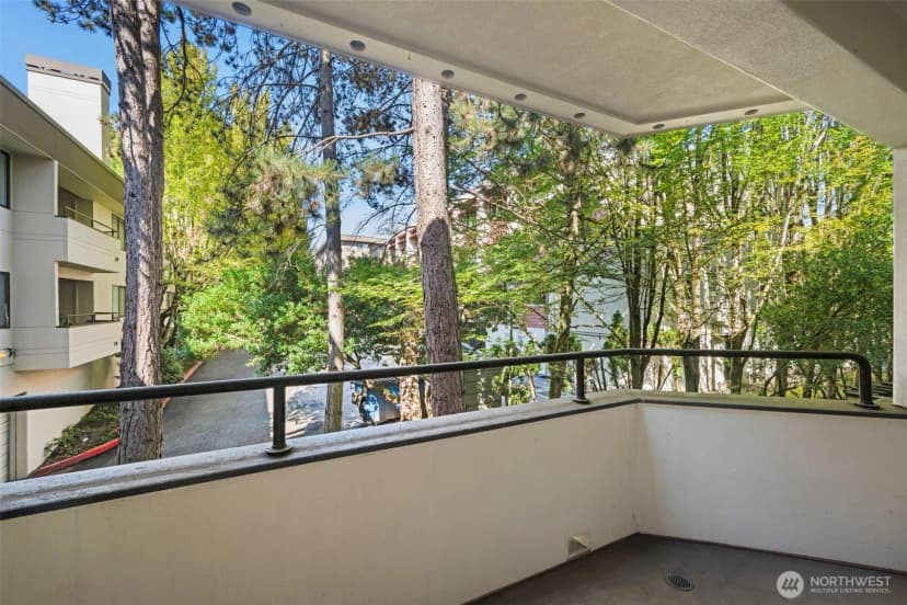 Property photo for 401 100th Avenue Ne #213, Bellevue photo 16