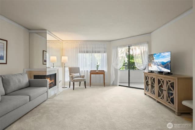 Property photo for 401 100th Avenue Ne #213, Bellevue photo 3