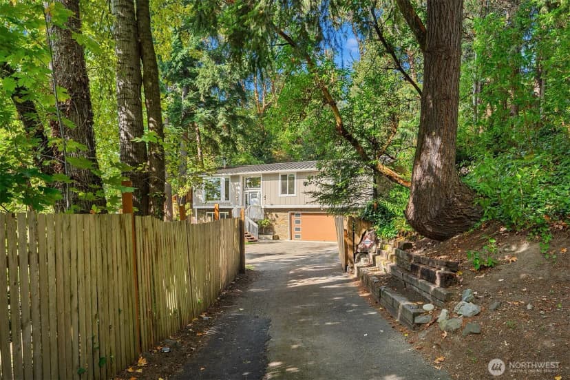 Property photo for 2623 124th Place Ne, Bellevue photo 32
