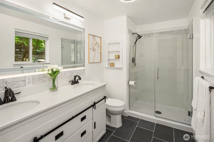 Property photo for 2623 124th Place Ne, Bellevue photo 14