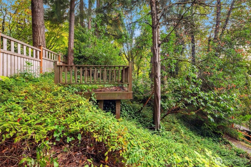 Property photo for 2623 124th Place Ne, Bellevue photo 27
