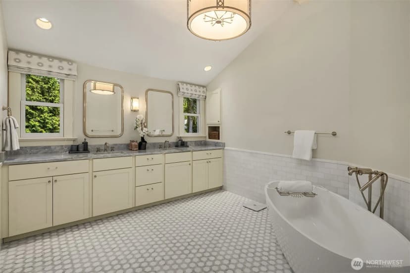 Property photo for 2042 77th Avenue Ne, Medina photo 18
