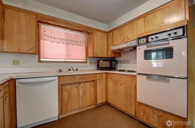 Property photo for 7112 5th Avenue Se, Lacey photo 5