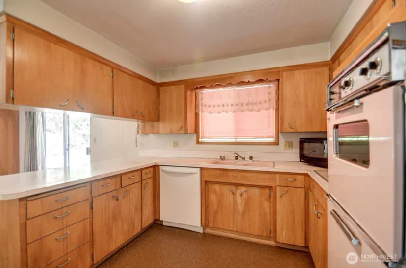 Property photo for 7112 5th Avenue Se, Lacey photo 6