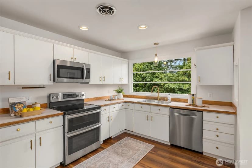 Property photo for 9588 Green Spot Place Ne, Bainbridge Island photo 16