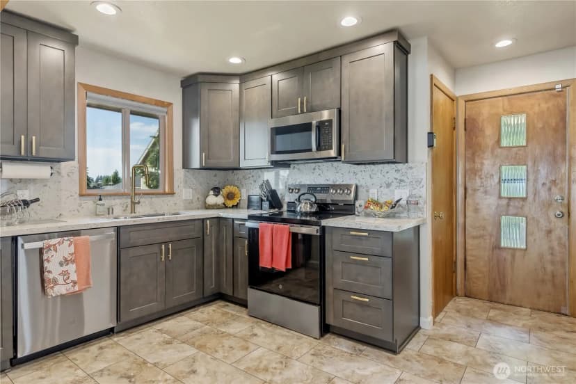 Property photo for 2040 Browns Point Boulevard, Tacoma photo 11