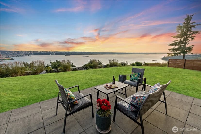 Property photo for 2040 Browns Point Boulevard, Tacoma