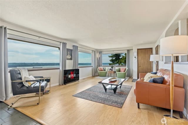 Property photo for 2040 Browns Point Boulevard, Tacoma photo 3
