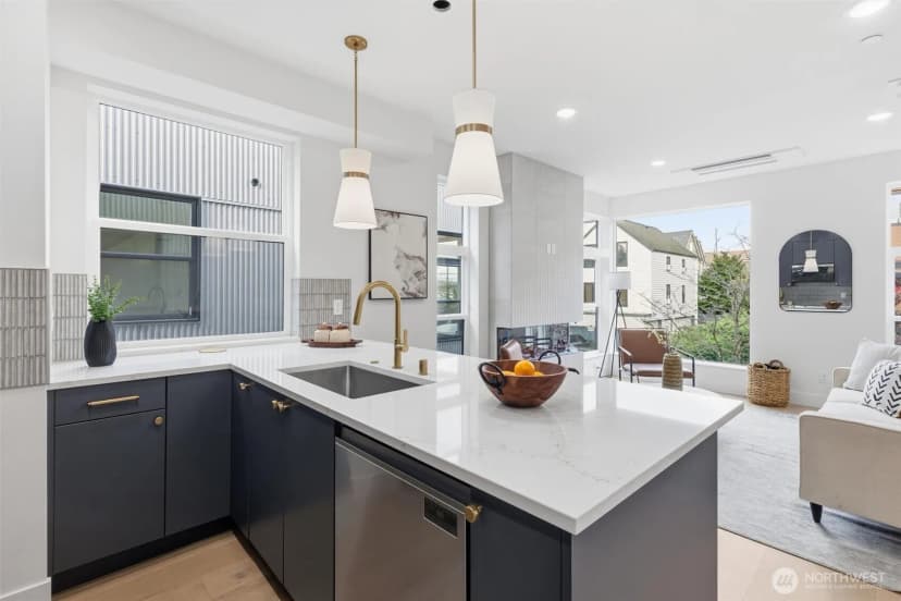 Property photo for 2016 Fairview Avenue E #c, Seattle photo 11