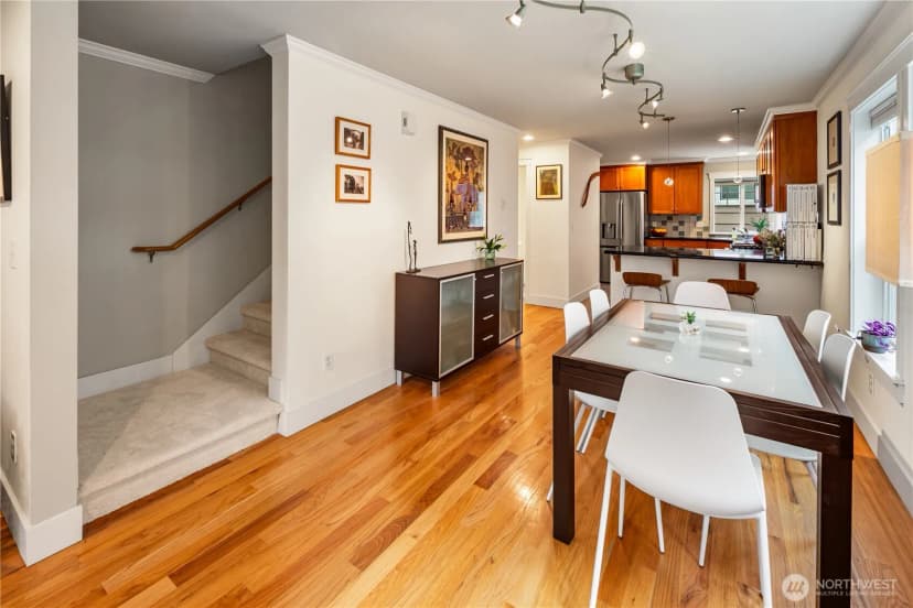 Property photo for 128 B 25th Avenue E, Seattle photo 6