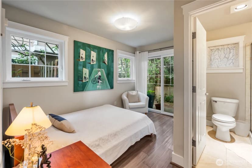 Property photo for 128 B 25th Avenue E, Seattle photo 18