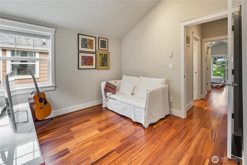 Property photo for 128 B 25th Avenue E, Seattle photo 16