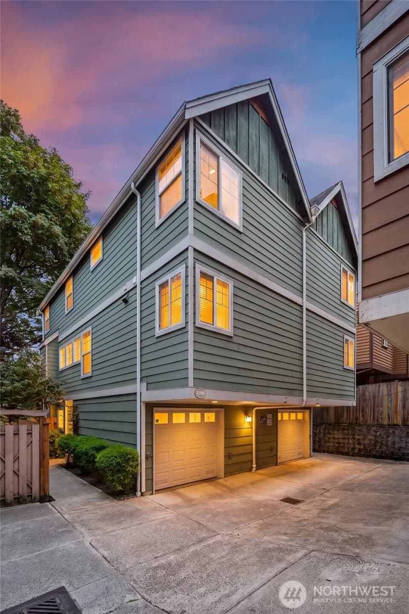 Property photo for 128 B 25th Avenue E, Seattle photo 25