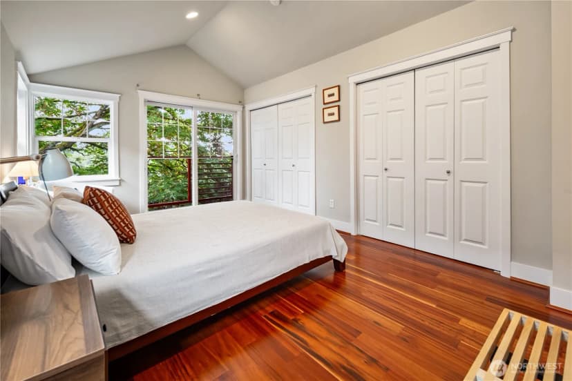 Property photo for 128 B 25th Avenue E, Seattle photo 13