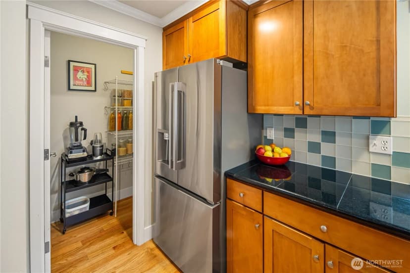 Property photo for 128 B 25th Avenue E, Seattle photo 9
