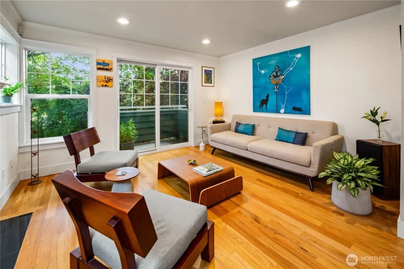 Property photo for 128 B 25th Avenue E, Seattle photo 3
