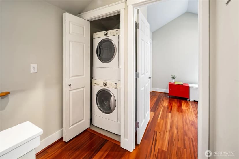 Property photo for 128 B 25th Avenue E, Seattle photo 21