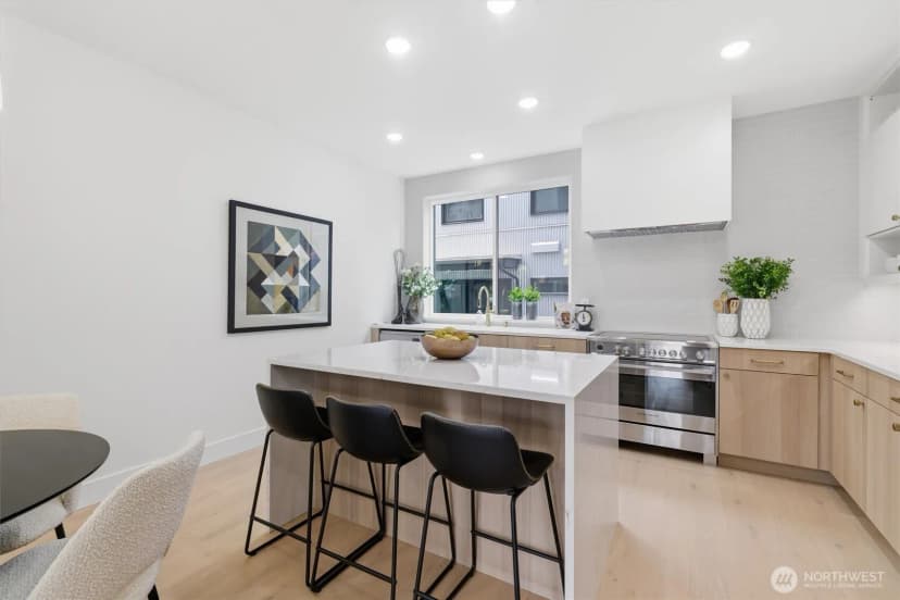 Property photo for 2017 Minor Avenue E, Seattle photo 11