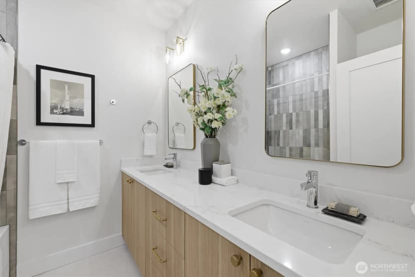 Property photo for 2017 Minor Avenue E, Seattle photo 31