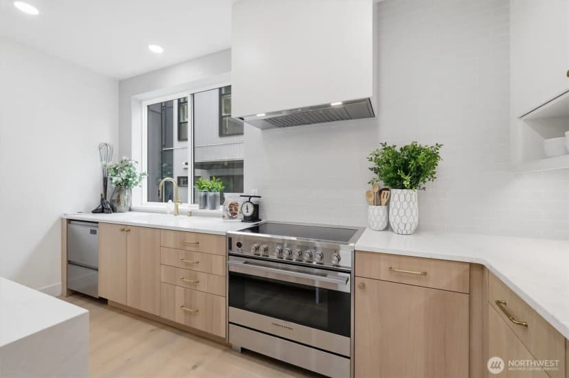 Property photo for 2017 Minor Avenue E, Seattle photo 12