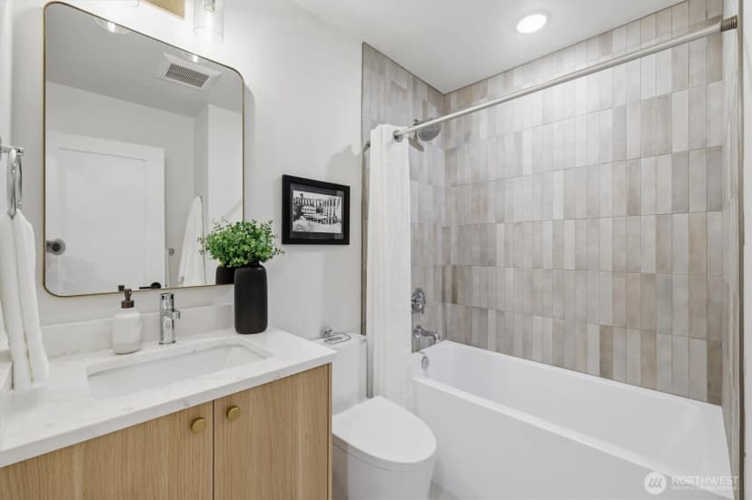 Property photo for 2017 Minor Avenue E, Seattle photo 36