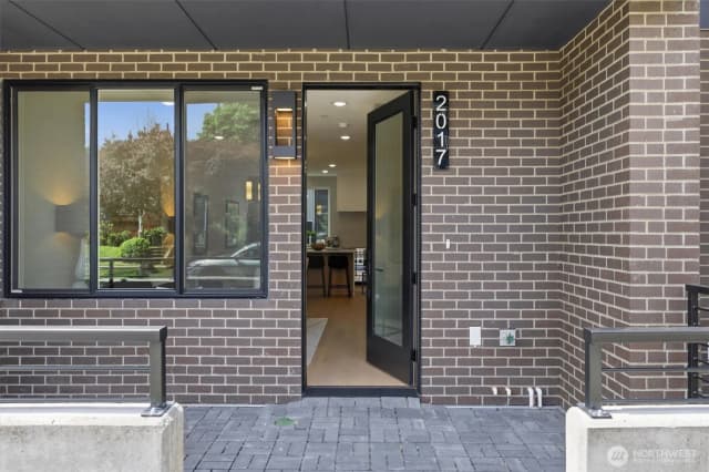 Property photo for 2017 Minor Avenue E, Seattle photo 5