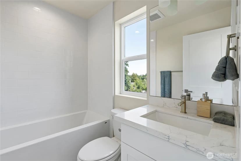 Property photo for 8043 19th Avenue Ne, Seattle photo 10