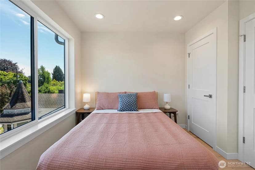 Property photo for 8043 19th Avenue Ne, Seattle photo 9
