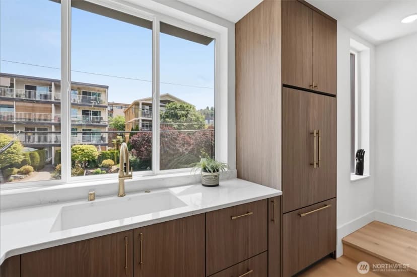 Property photo for 2019 Minor Avenue E, Seattle photo 17