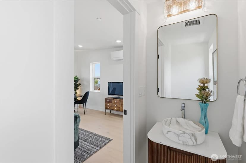 Property photo for 2019 Minor Avenue E, Seattle photo 27