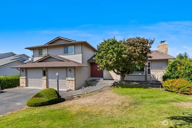 Property photo for 7404 100th Avenue Sw, Lakewood photo 2