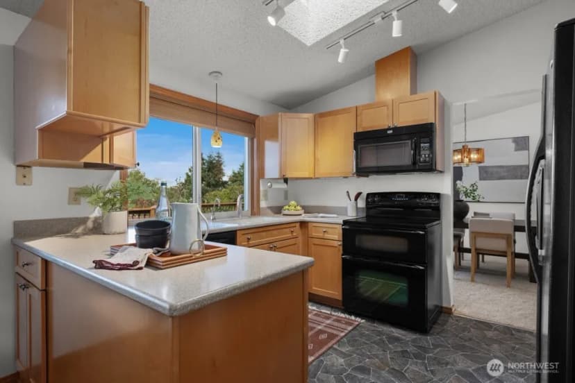 Property photo for 7404 100th Avenue Sw, Lakewood photo 9