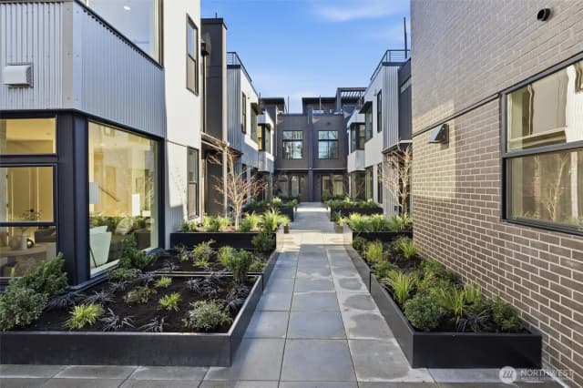 Property photo for 2018 Fairview Avenue E #a, Seattle photo 3