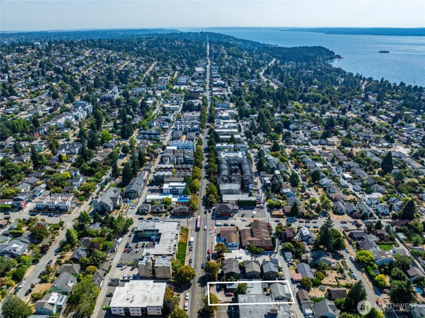 Property photo for 5639 California Avenue Sw, Seattle photo 22