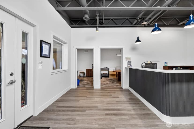 Property photo for 5639 California Avenue Sw, Seattle photo 10