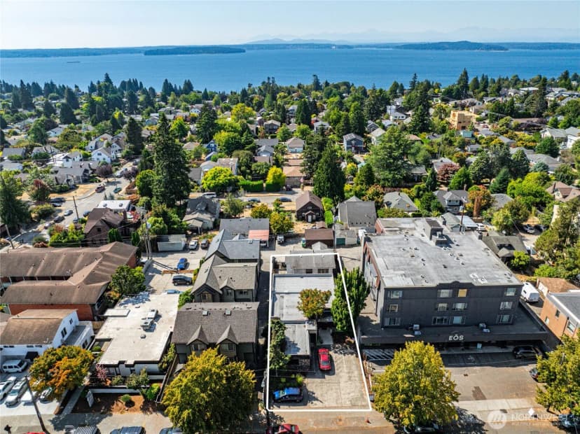 Property photo for 5639 California Avenue Sw, Seattle