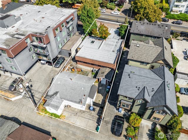 Property photo for 5639 California Avenue Sw, Seattle photo 3