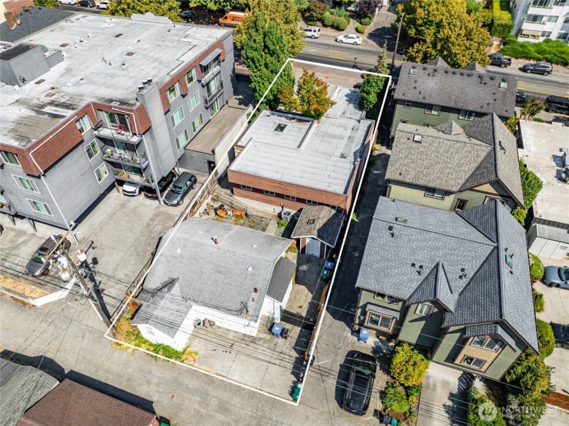 Property photo for 5639 California Avenue Sw, Seattle photo 3