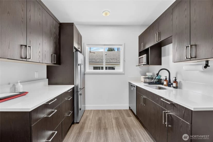 Property photo for 5639 California Avenue Sw, Seattle photo 13