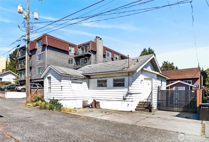 Property photo for 5639 California Avenue Sw, Seattle photo 17