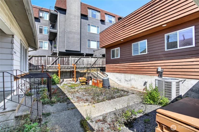 Property photo for 5639 California Avenue Sw, Seattle photo 15