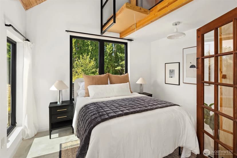 Property photo for 7925 18th Avenue Sw, Seattle photo 16