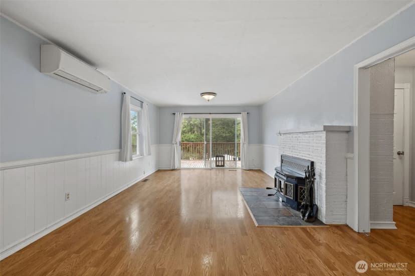Property photo for 4125 Tracyton Beach Road Nw, Bremerton photo 4