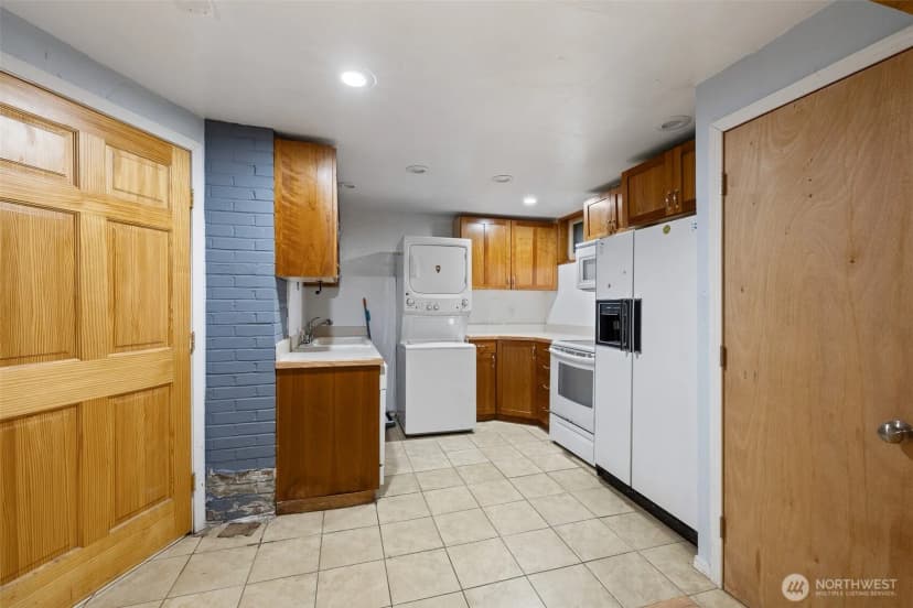 Property photo for 4125 Tracyton Beach Road Nw, Bremerton photo 19