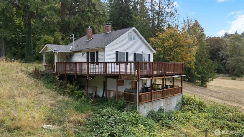 Property photo for 4125 Tracyton Beach Road Nw, Bremerton photo 2