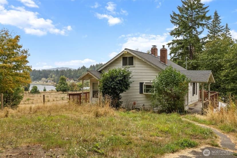 Property photo for 4125 Tracyton Beach Road Nw, Bremerton