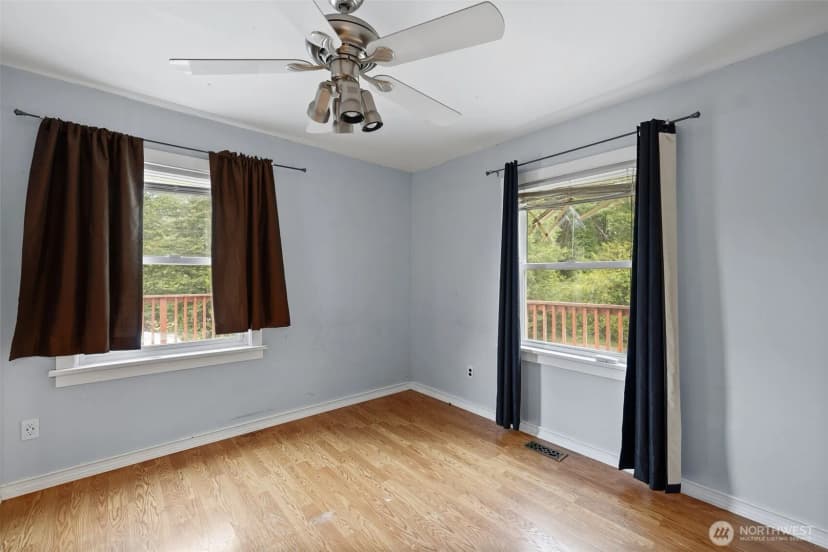 Property photo for 4125 Tracyton Beach Road Nw, Bremerton photo 12